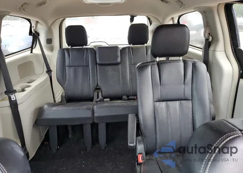 2016 Chrysler Town & Country Touring z USA, uszkodzony, nr VIN 2C4RC1BG2GR292913